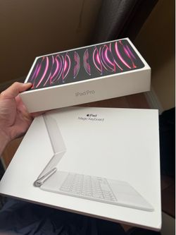 Apple iPad Pro 11” 4th Gen 128GB + Magic Keyboard Bundle