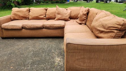 Free Delivery Sectional Couch 
