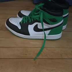 Air Jordan 1 Retro OG High Lucky Green- Size 9