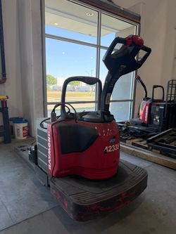 2017 Raymond 6000LB Cap Rider Pallet Jack 48 in