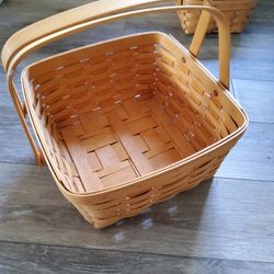 LONGABERGER  $10. . 12½ X 12 X 6½   2 MOVABLE HANDLES $10