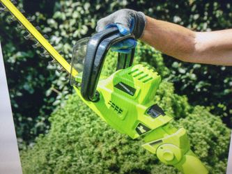 EARHTWISE CVPH43018 CORDED 4.5 AMP 2-N-1 CONVERTIABLE POE HEDGE TRIMMER, GREEN… NEW