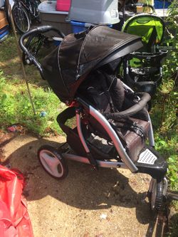 Nice Graco jogging stroller only $65 firm
