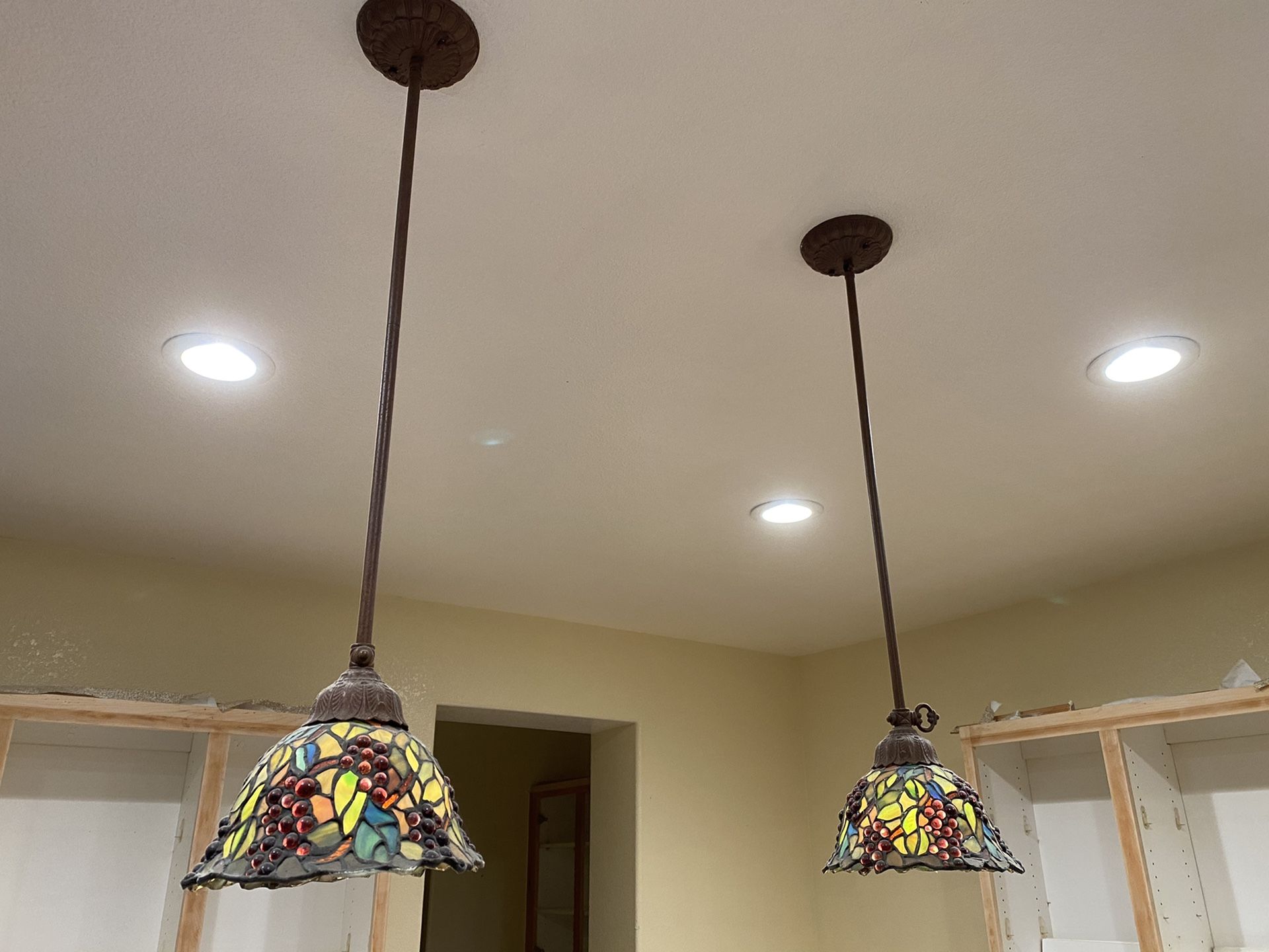 Kitchen island chandeliers