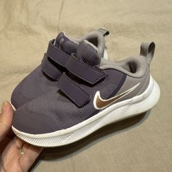 Kids Nike Shoes Size 9c