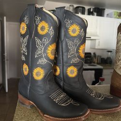 Women Boots 6.5