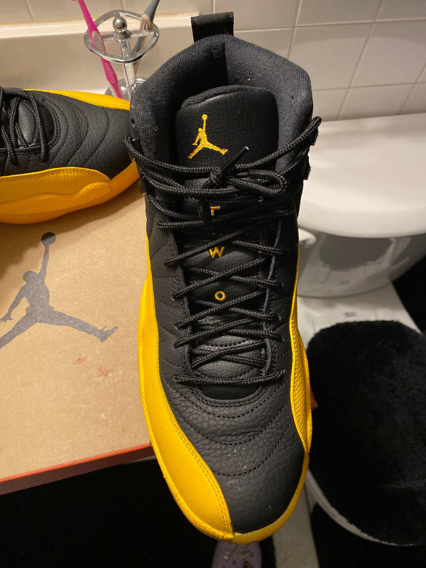 Jordan’s 12 University Gold