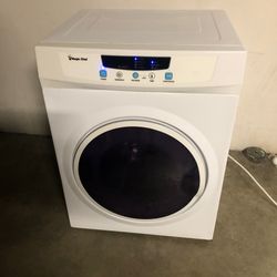Magic Chef Compact Dryer 3.5 Cu Ft – Apartment Size – 120V Plug LIKE NEW