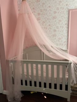 Baby Crib w/ Mattress And Net