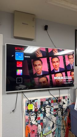 Sony 55 inch TV no legs comes with back brace but no wall mount