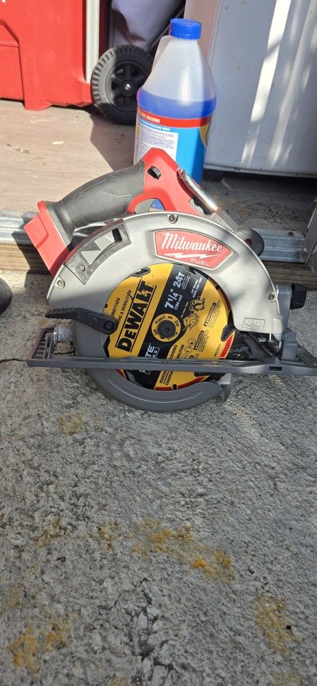 Milwaukee Circular Saw