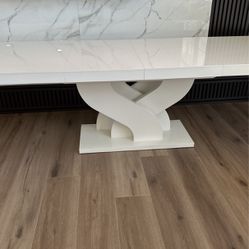 Extendable Pedestal Dining Table High Gloss