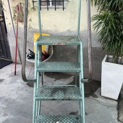 Escalera Para Negocio