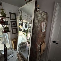 Full Size Body Mirror Dimensions- 6’9” x 28.5”