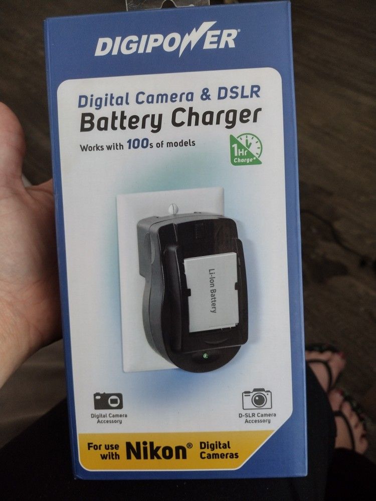 Digital Camera & DSLR Battery Charger 