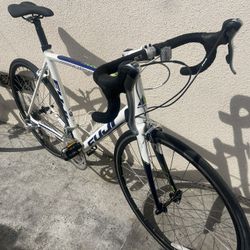 Fuji Roubaix 2.0 