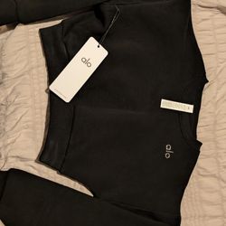 Alo Cropped Sweater 