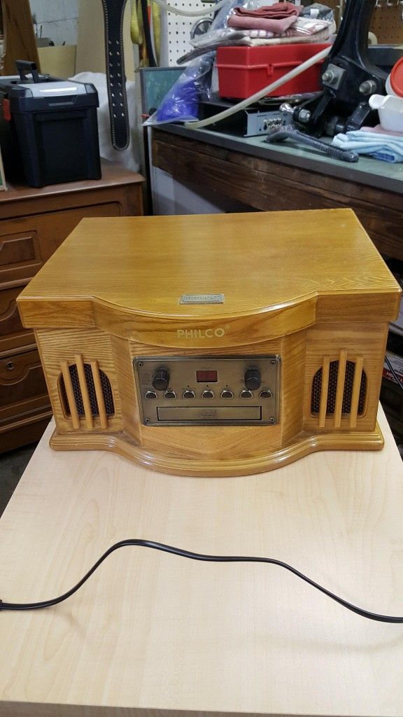 Vintage wood philco Capital turntable CD with cassette player
