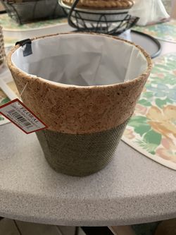 New 5 1/2 two Tone Flower Pot