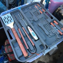 Grill set in case only $15