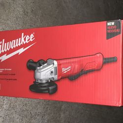 Milwaukee Angle Grinder (BRAND NEW)
