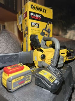 Dewalt 60 V Max Cordless Chainsaw Kit, Battery And Charger Included