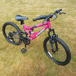 Hyper Swift 20 Inch Girls Mountain Bike