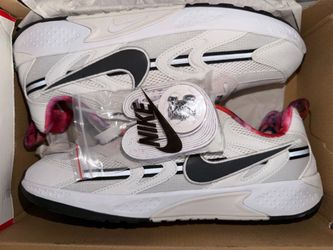 Nike size 10.5  Futura JAM