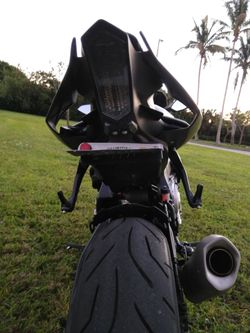 2016 Yamaha R1 low miles... Fast and sexy