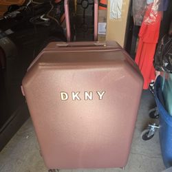 DNKY LARGE SUITCASE 