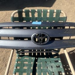 2006 Toyota Tundra Grill