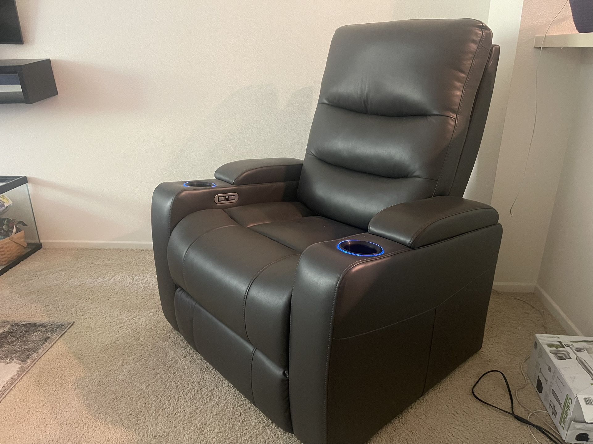 Never Used Lazy Boy Recliner for Sale in Irvine, CA OfferUp