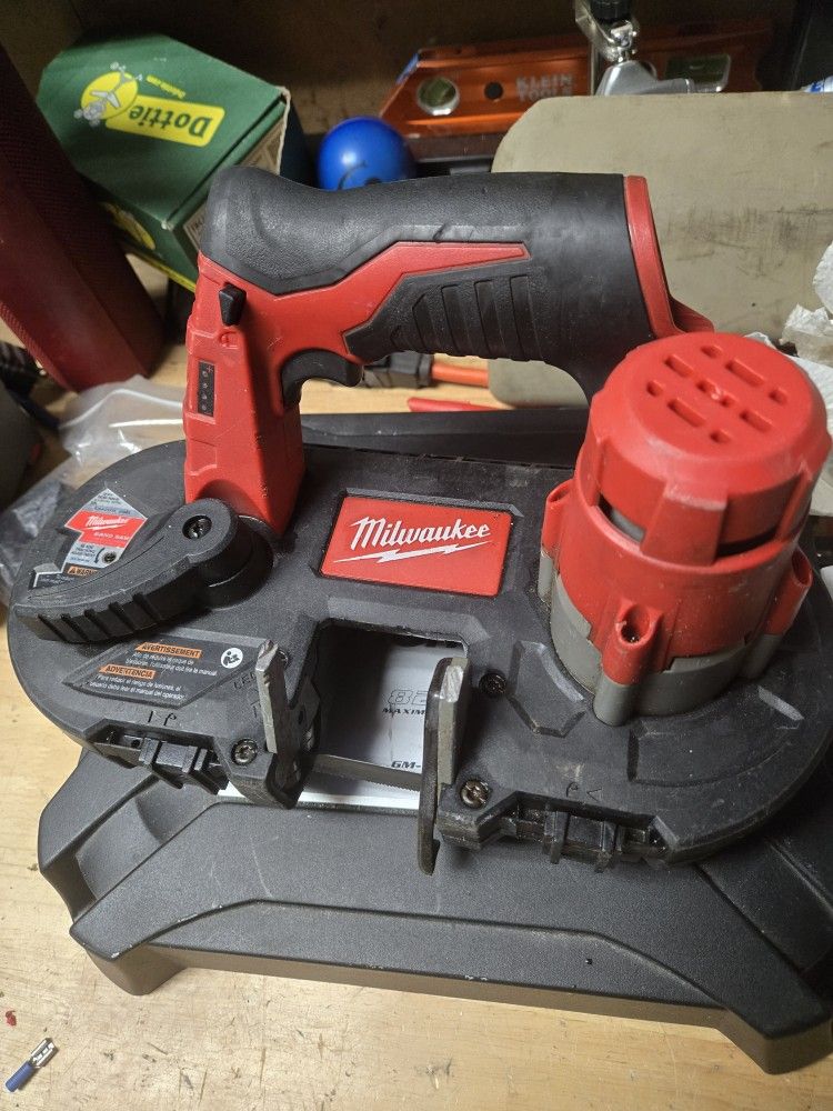 M12 milwauke Band Saw