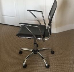 Office/desk chair