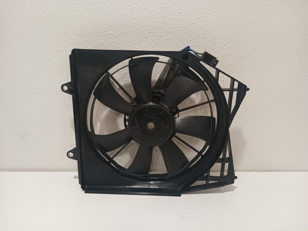 2018 2021 HONDA ACCORD FRONT RIGHT ENGINE RADIATOR COOLING FAN MOTOR ASSEMBLY OEM