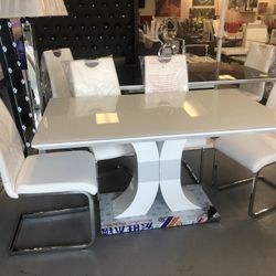 New White Glass Table Top /glossy And Chrome Legs 32x55x30”H Table And 4 Chairs Set 