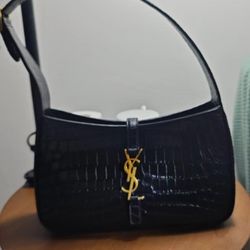 Underarm bag shoulder
