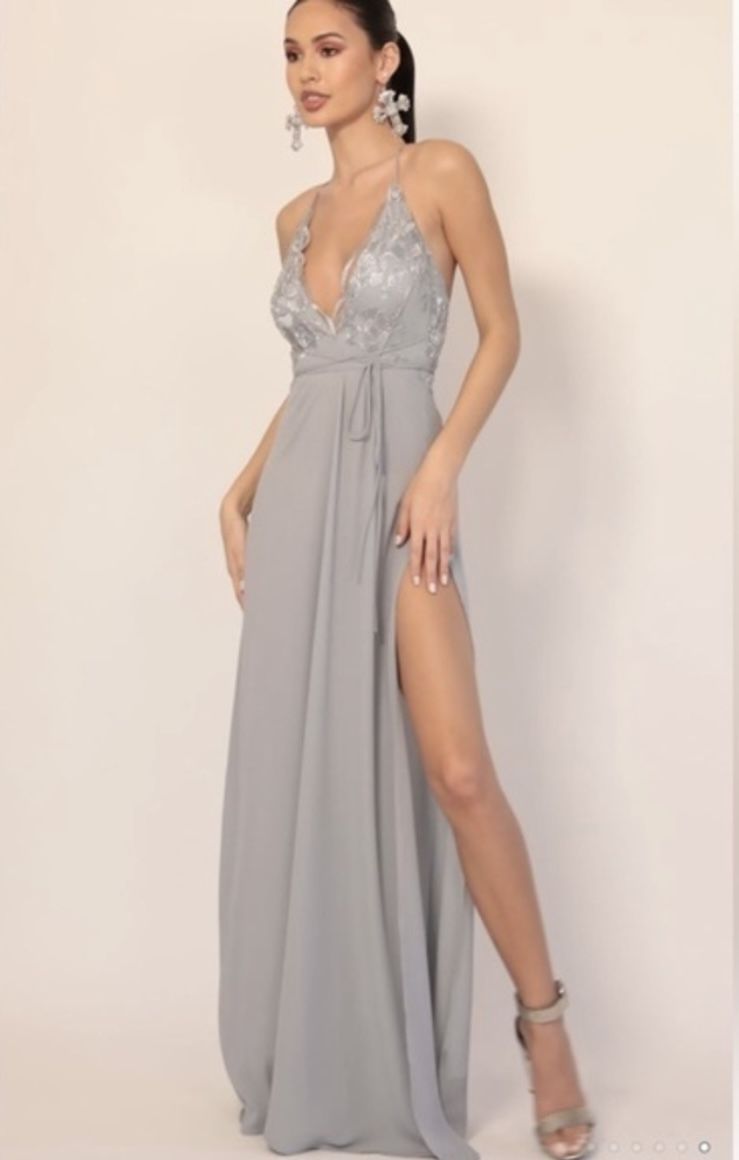 عد Lucy in the Sky Double Slit Daniela Gray Silver Lace Sleeveless Maxi Dress
