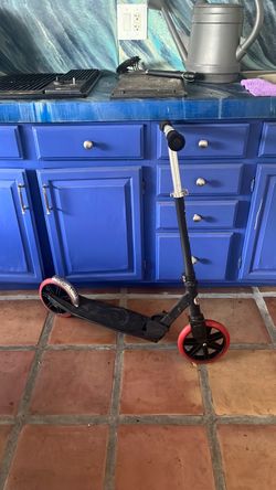 Razor A5 Scooter - Large Wheels - Good Working Condition