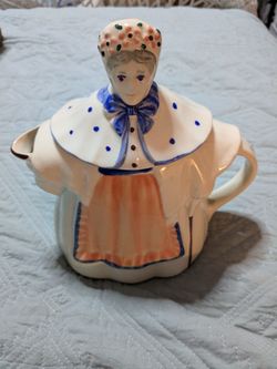 Shawnee Pottery Granny Ann Teapot