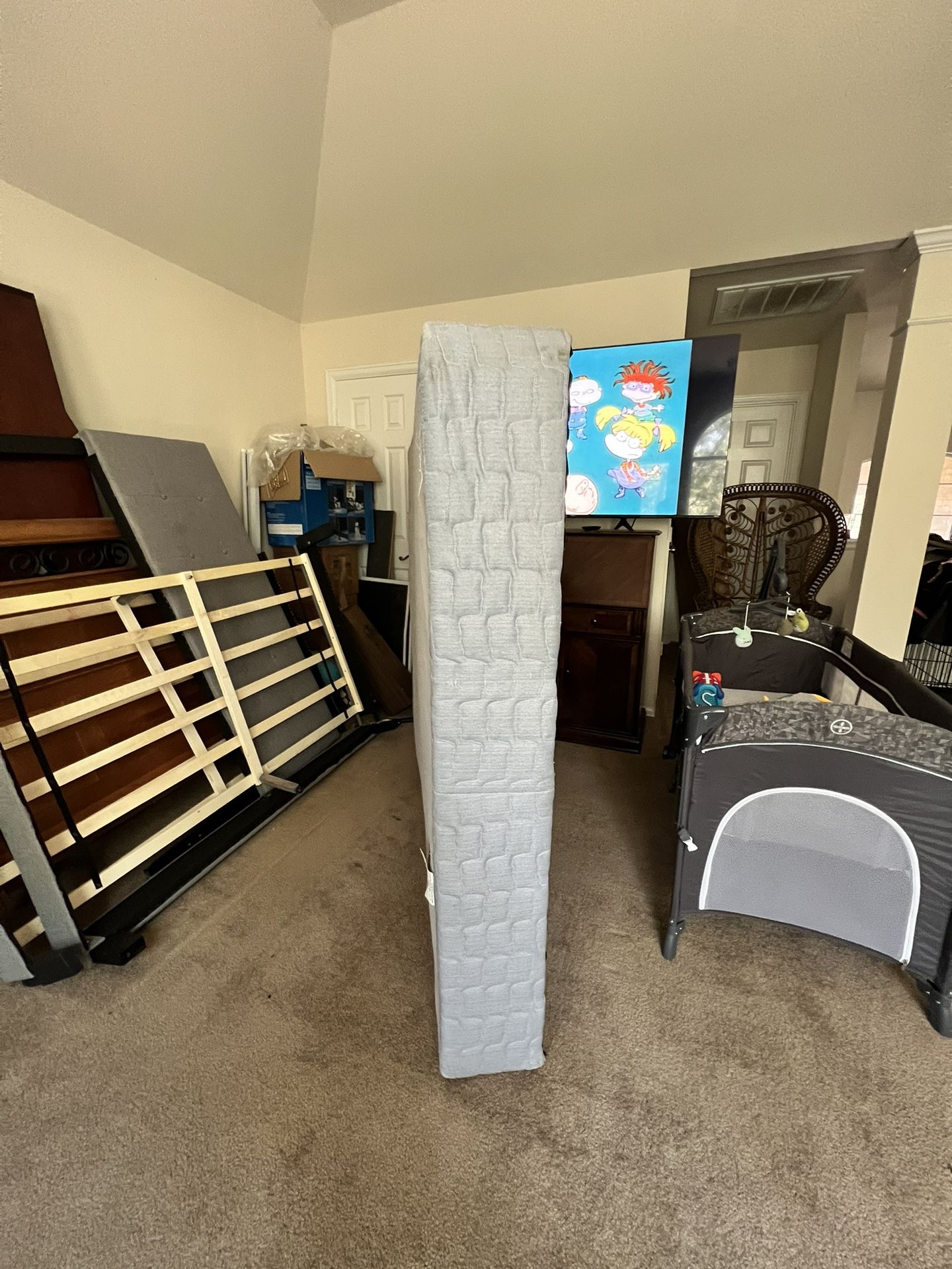 Box Spring Queen for Sale in Helotes, TX OfferUp