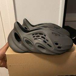 adidas Yeezy Foam RNR Size 10