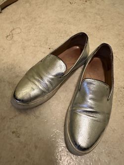 Women’s Silver Leather Slip-On Shoes – Size 6