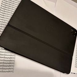 Apple A2038 Keyboard Smart Folio Case for iPad Pro 11