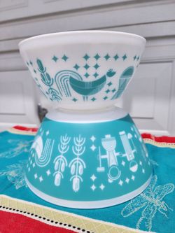 Pyrex inspired vintage charm