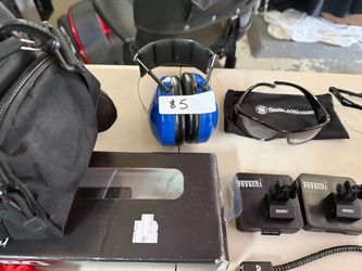 Ear protection / cleaning kit