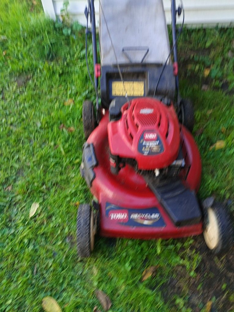 22 " Toro Self Propelled Bagger Mower 