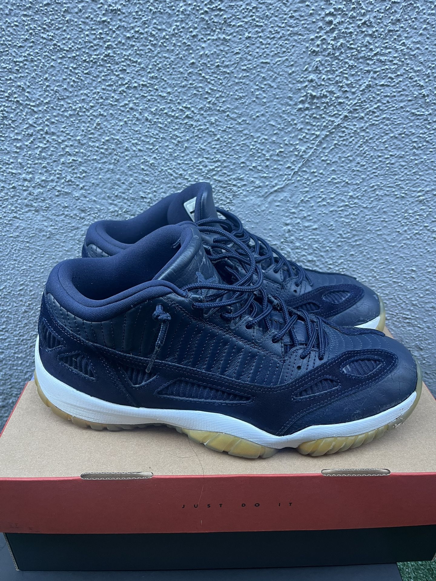 Jordan 11 Retro Low IE Obsidian