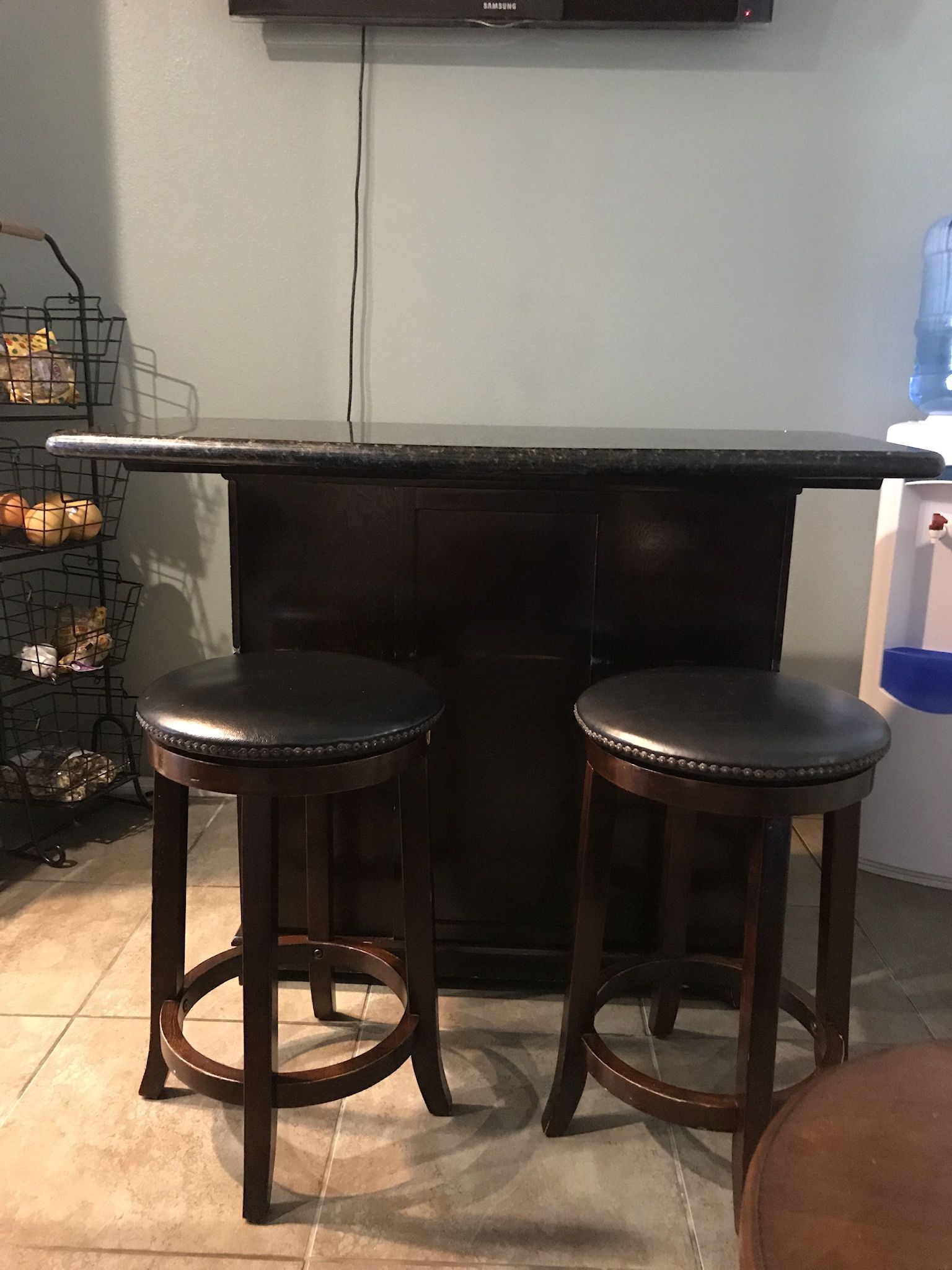 Granite Top Bar With Stools 