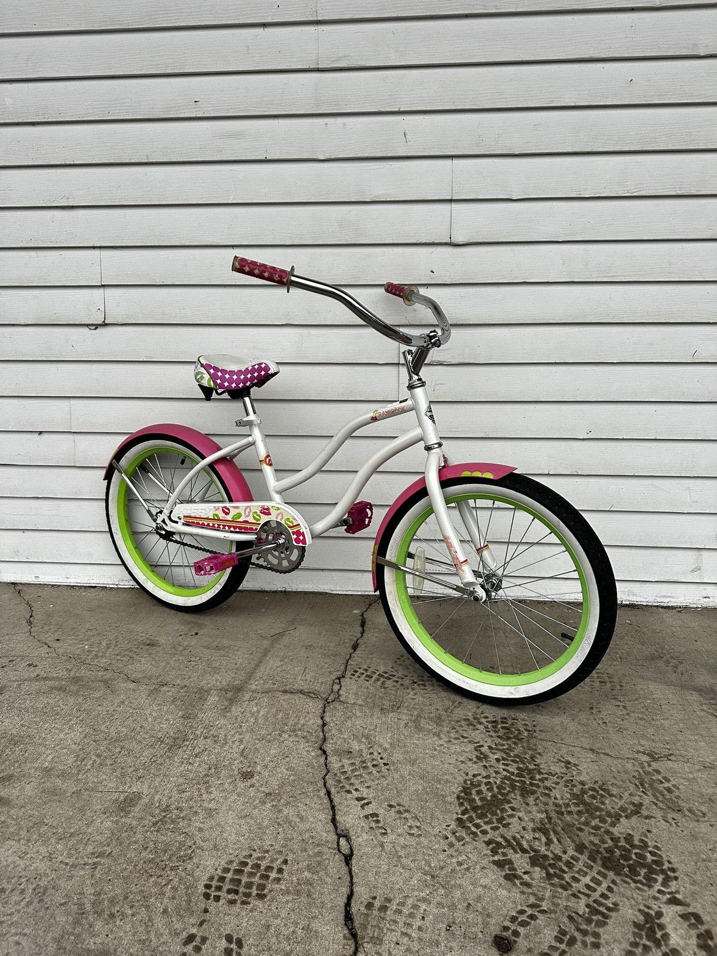Girls Cruiser Bike